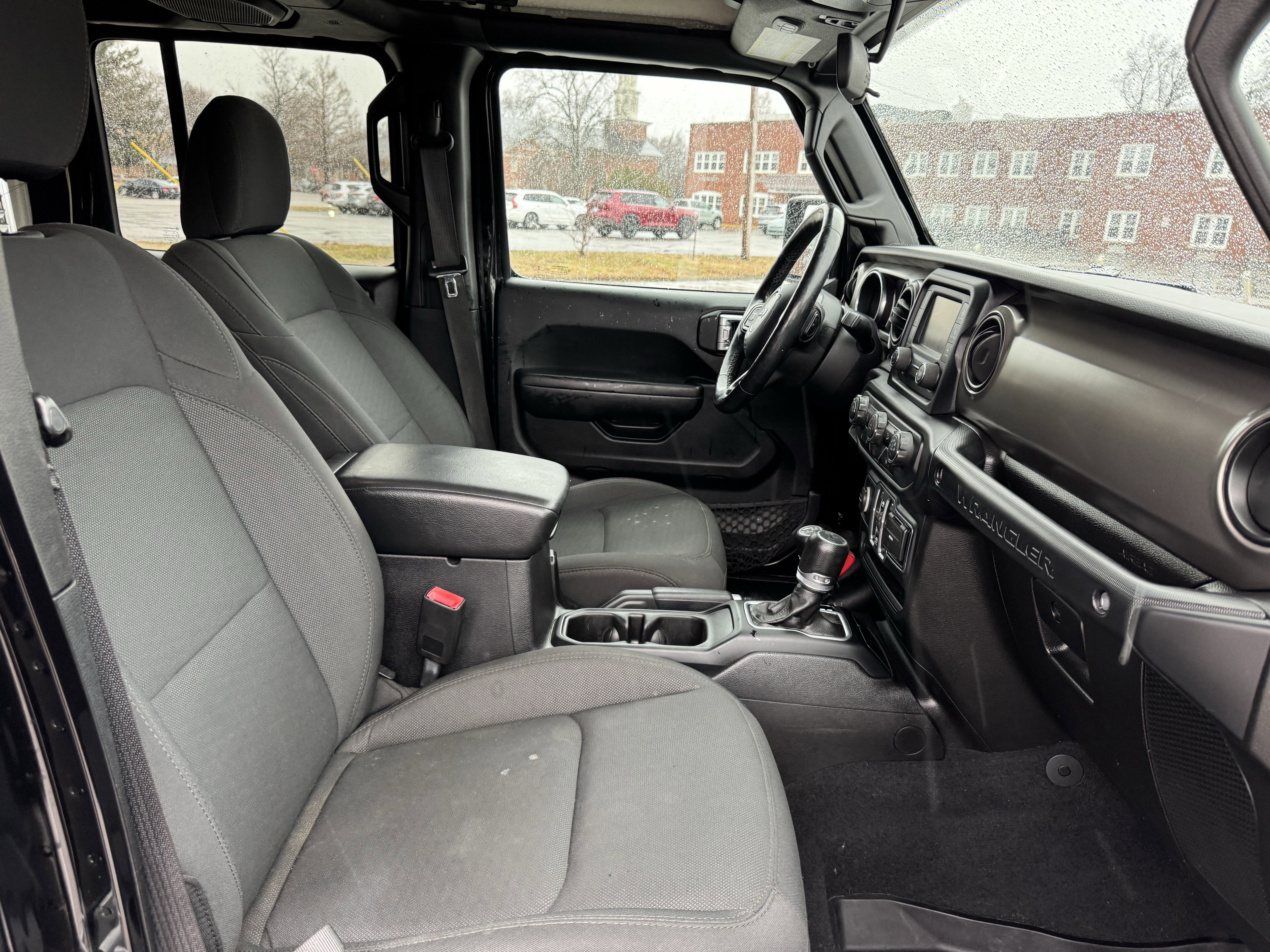 Used 2018 Jeep Wrangler Unlimited Sport S image 32