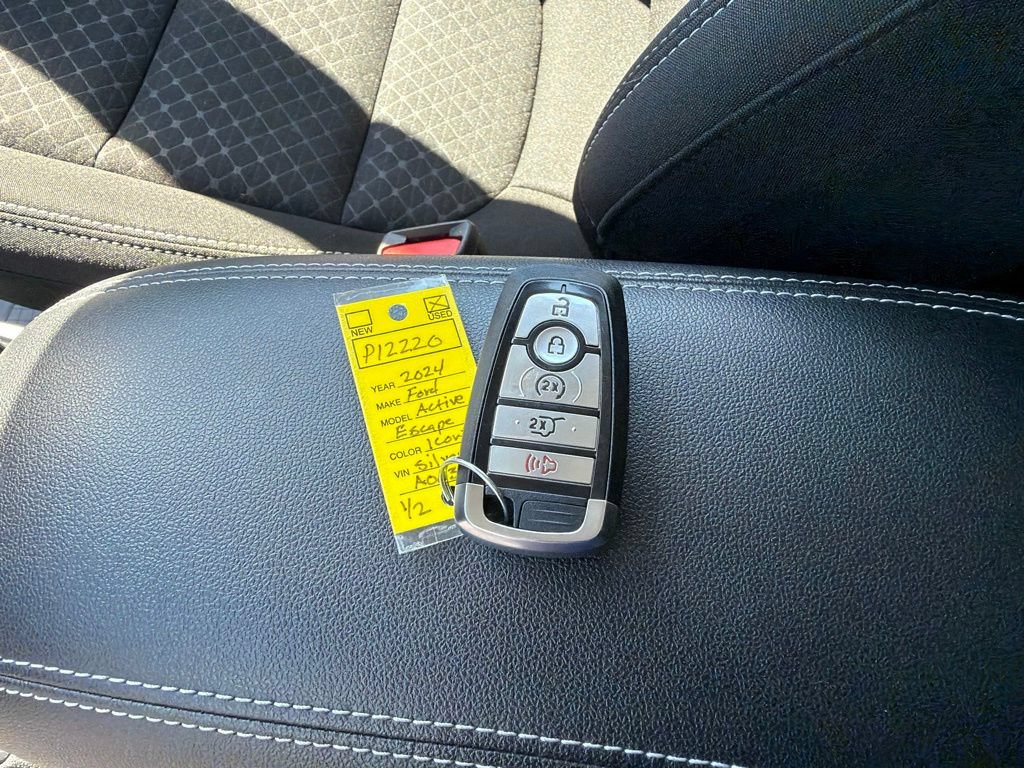 Used 2024 Ford Escape Active w/ Tech Pack #2 AWD/4WD image 19