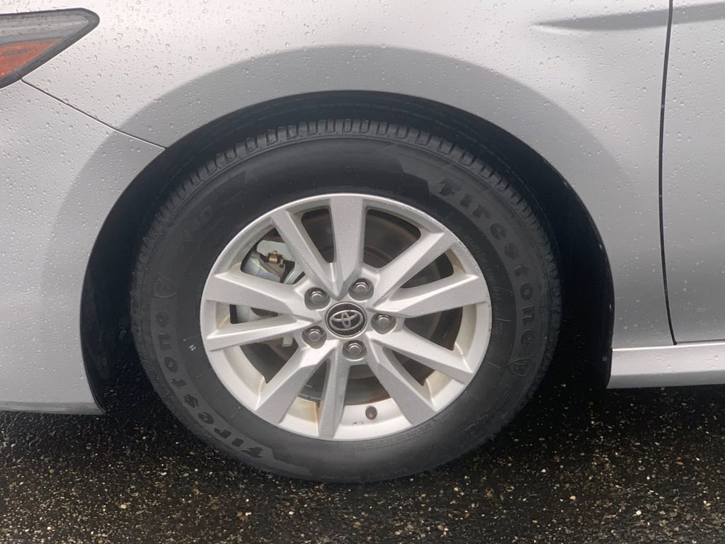 Used 2025 Toyota Camry LE image 32