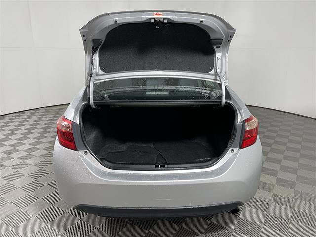 Used 2019 Toyota Corolla LE w/ Carpet Mat Package (TMS) FWD image 22