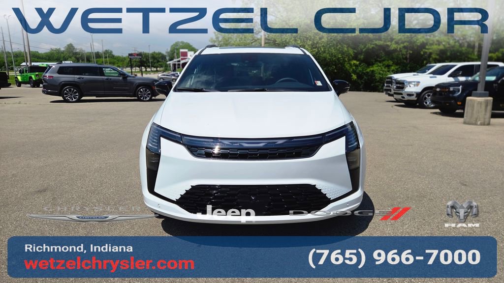 New 2027 Chrysler Pacifica Limited AWD/4WD image 2