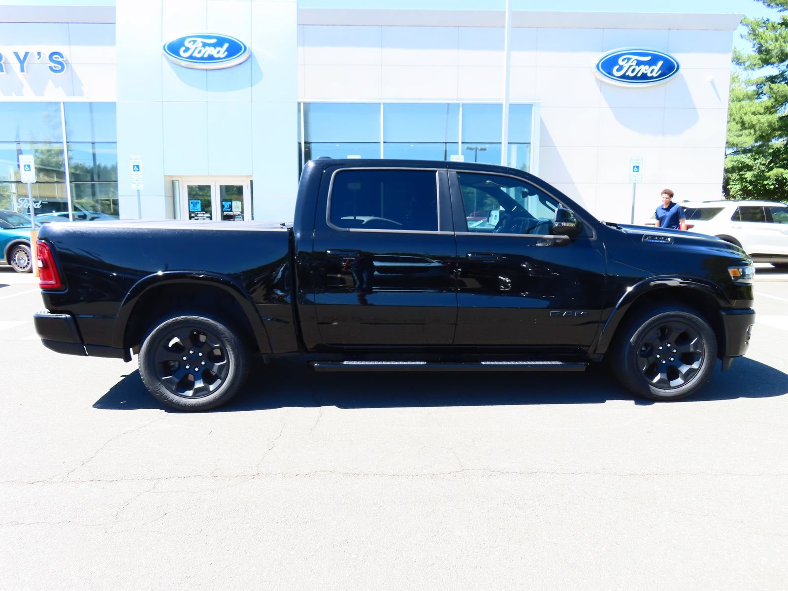 Used 2025 RAM 1500 Big Horn AWD/4WD image 4