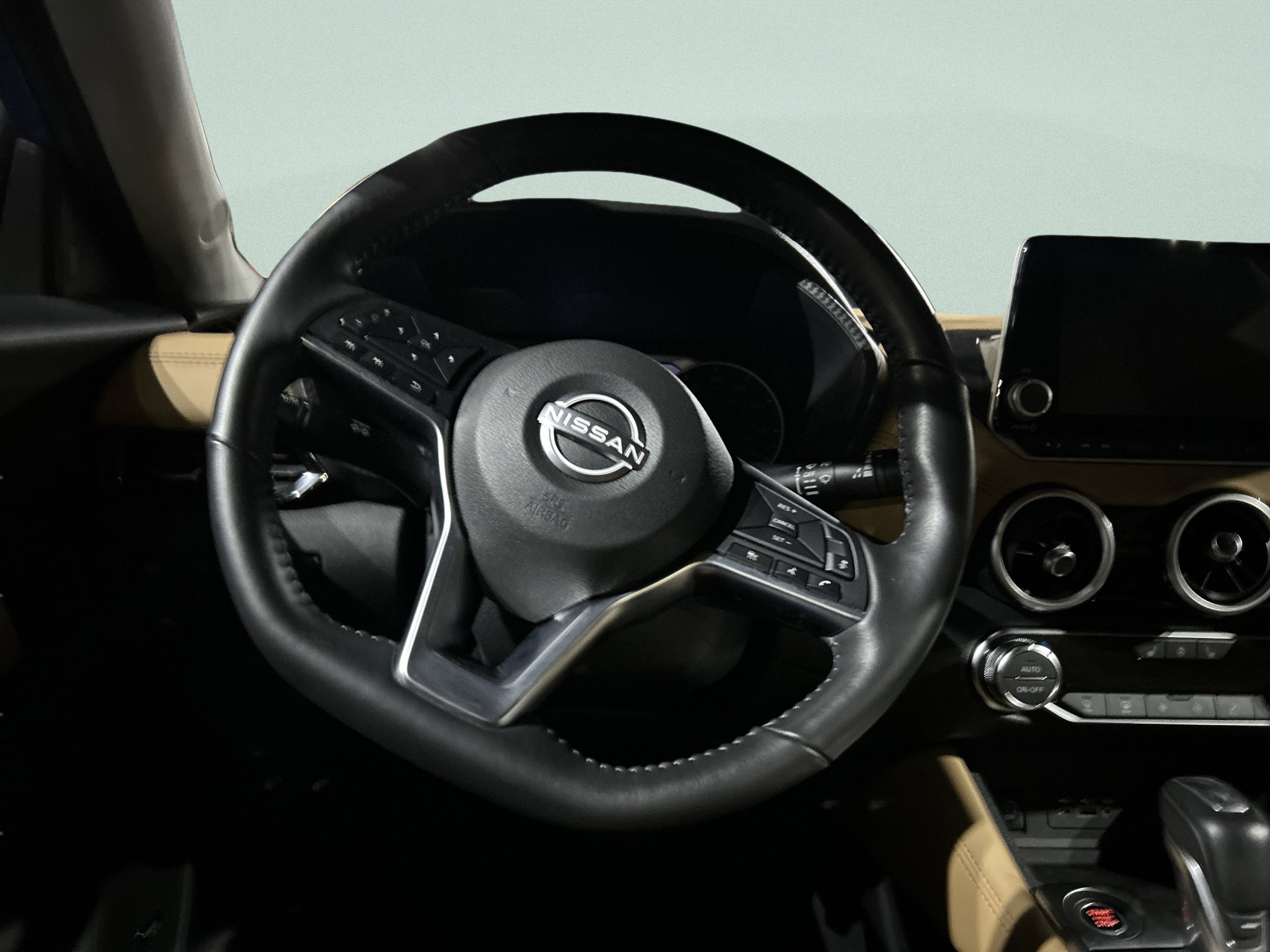 Used 2025 Nissan Sentra SV w/ SV Premium Package image 15