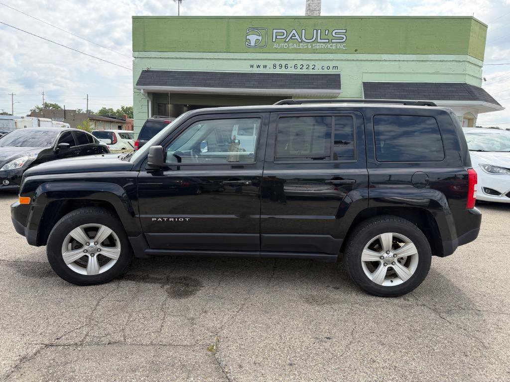 Used 2014 Jeep Patriot Latitude AWD/4WD image 10