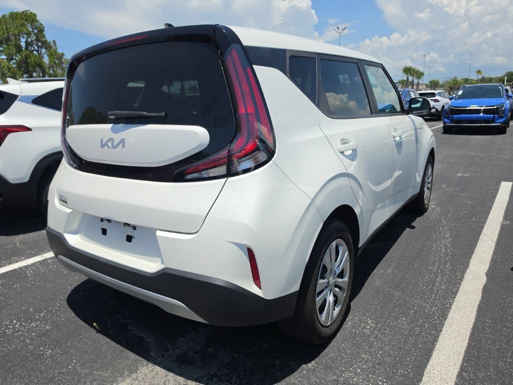 Certified 2024 Kia Soul LX FWD image 16