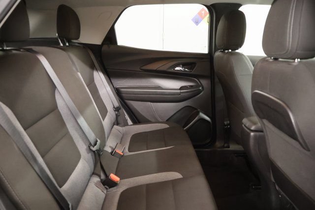 Used 2025 Chevrolet TrailBlazer LT AWD/4WD image 27