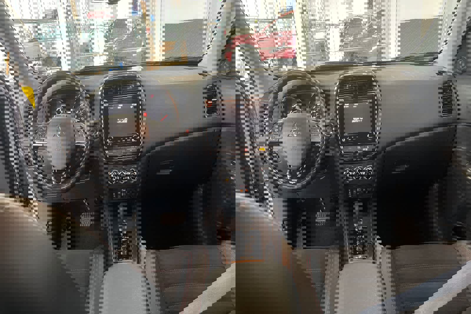 Used 2024 Mitsubishi Outlander Sport SE image 3