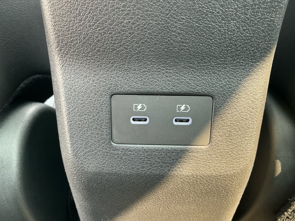 New 2026 Nissan Kicks SR w/ SR Premium Package FWD image 32