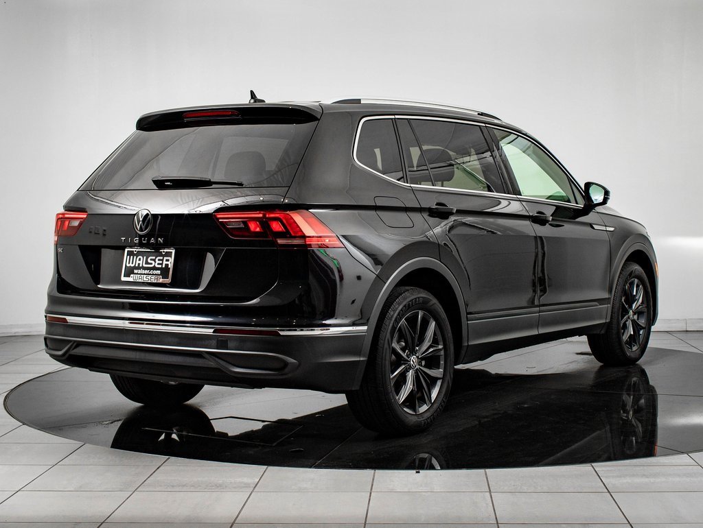Used 2022 Volkswagen Tiguan SE w/ Panoramic Sunroof Package image 7
