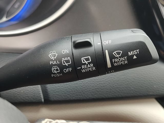 Used 2023 Chrysler Pacifica Touring-L FWD image 24