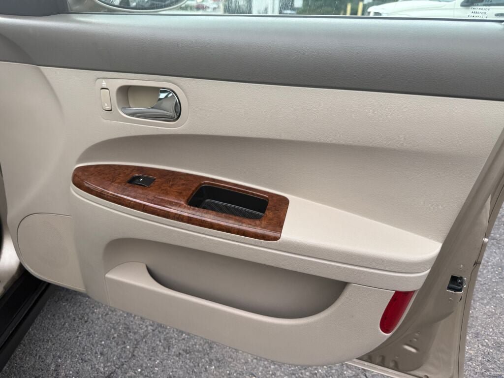 Used 2005 Buick LaCrosse CX FWD image 21