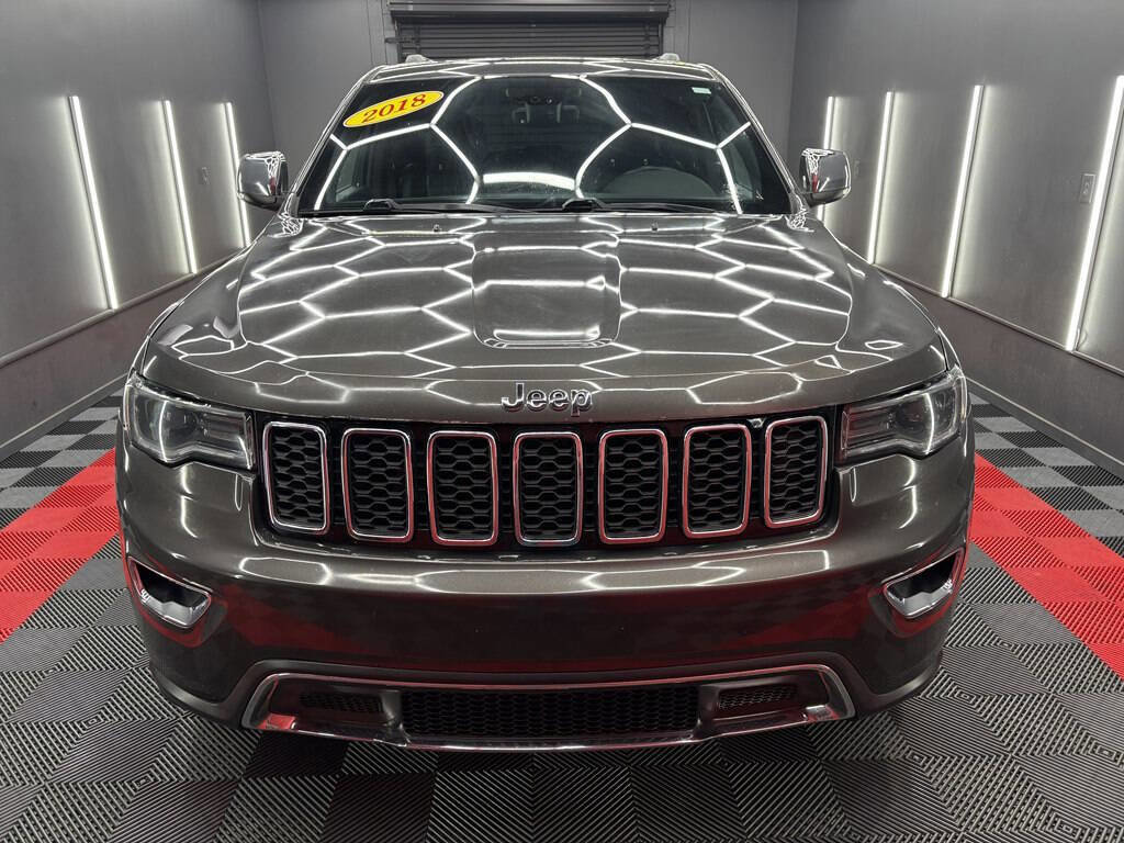 Used 2018 Jeep Grand Cherokee Limited w/ Luxury Group II image 2