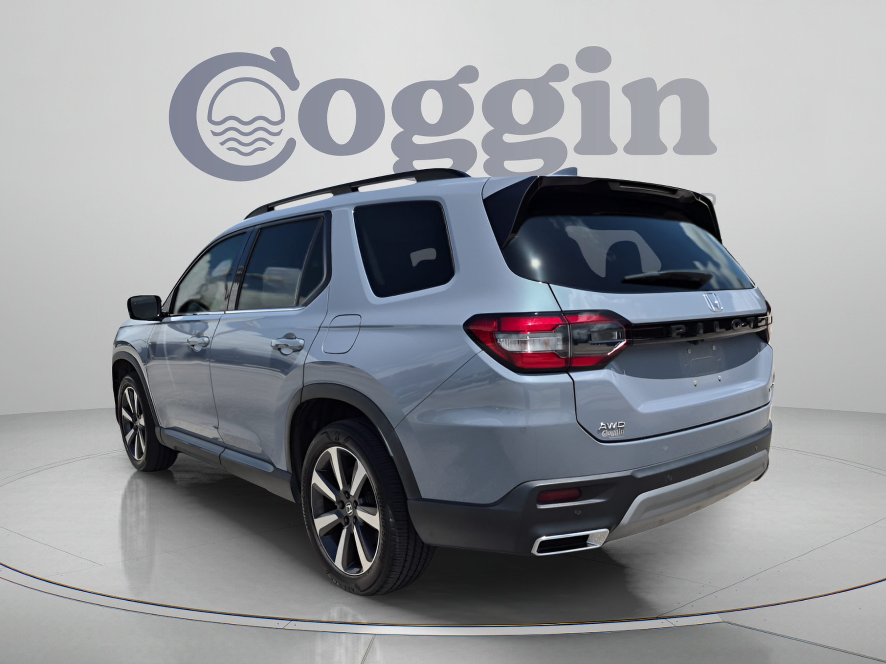 Used 2023 Honda Pilot Touring image 4