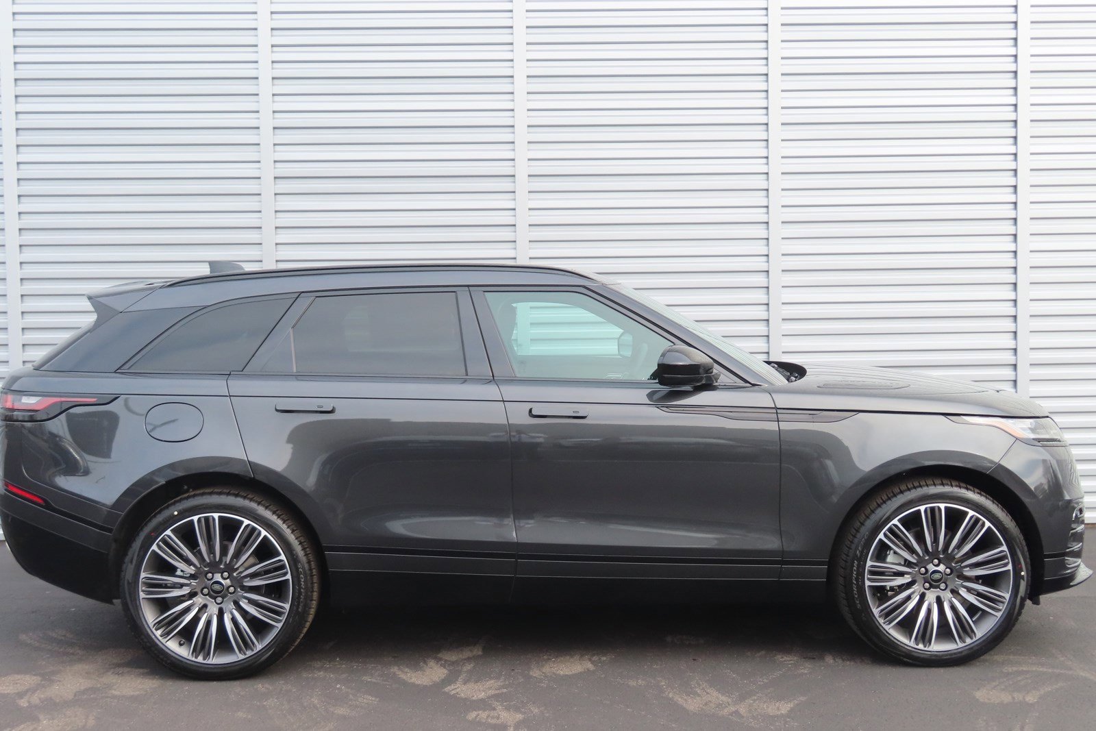 Used 2023 Land Rover Range Rover Velar R-Dynamic S image 15