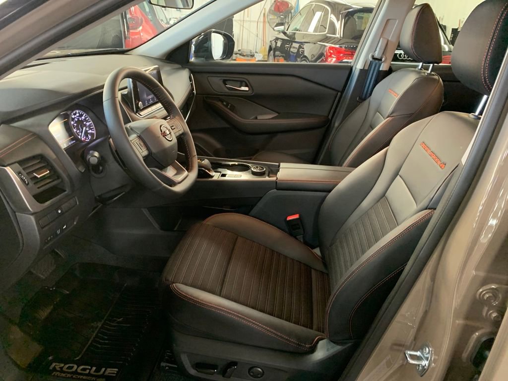 Certified 2025 Nissan Rogue SV image 12