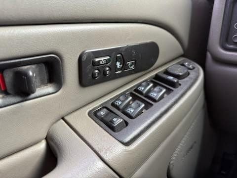 Used 2006 GMC Sierra 2500 SLT w/ Heavy-Duty Power Package AWD/4WD image 14