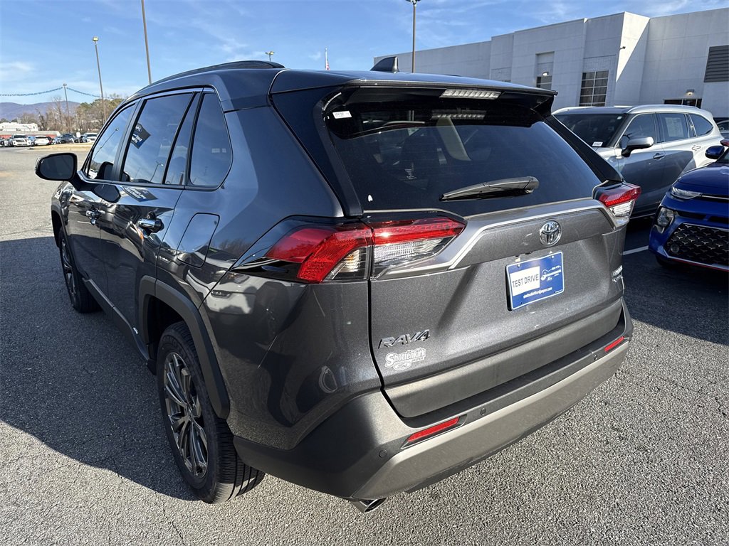 Used 2025 Toyota RAV4 Limited image 5