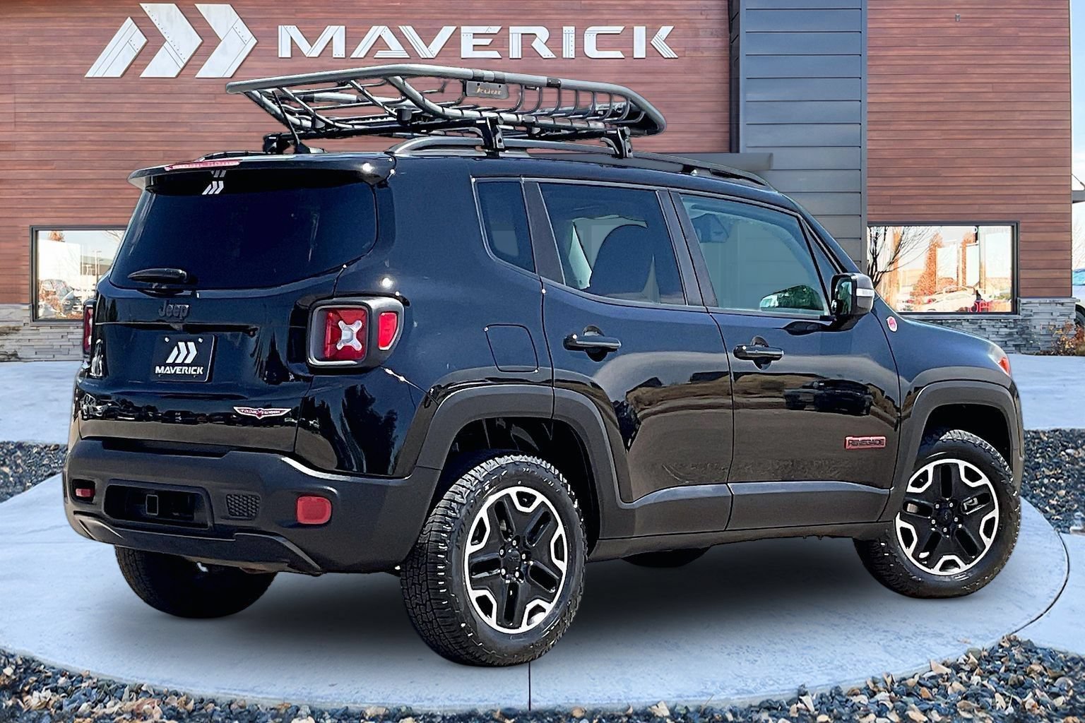 Used 2016 Jeep Renegade Trailhawk w/ Premium Trailhawk Package AWD/4WD image 5