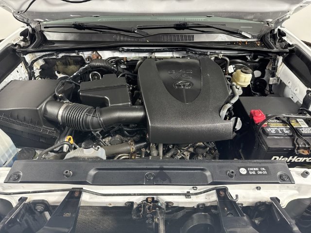 Used 2018 Toyota Tacoma SR5 w/ Exterior Package AWD/4WD image 26