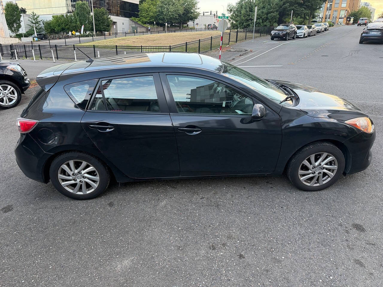 Used 2012 MAZDA MAZDA3 i Grand Touring FWD image 6