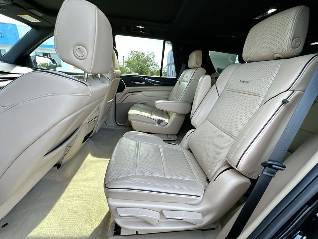 Used 2023 Cadillac Escalade Premium Luxury w/ Performance Package AWD/4WD image 23