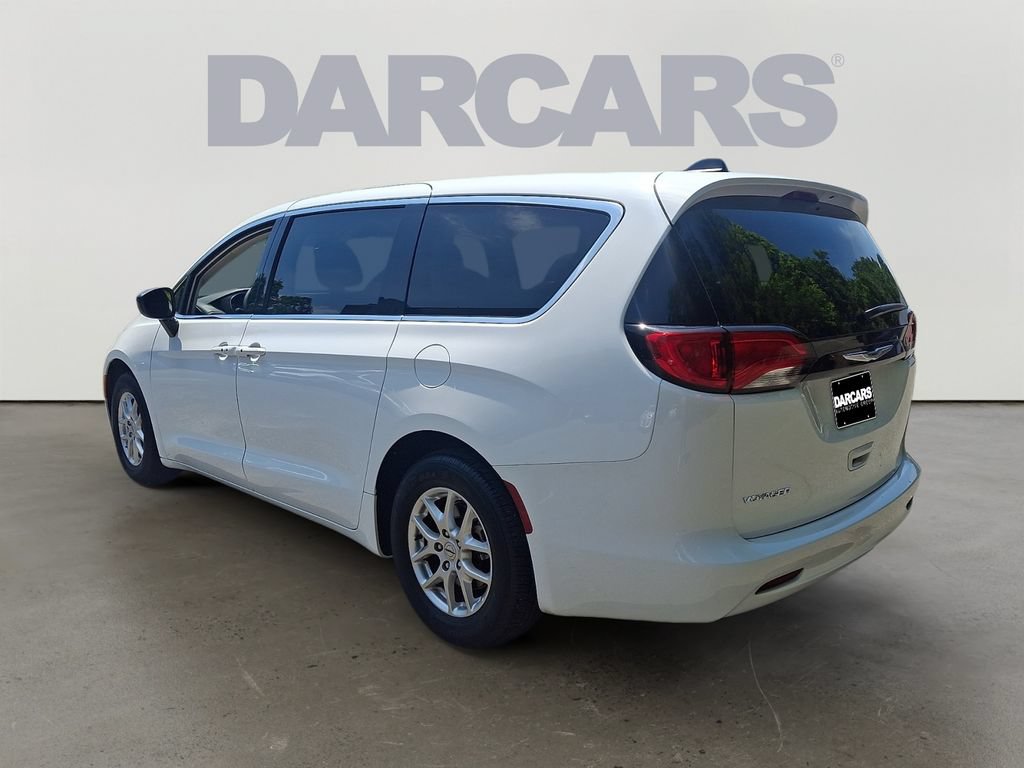 Used 2024 Chrysler Voyager LX FWD image 5