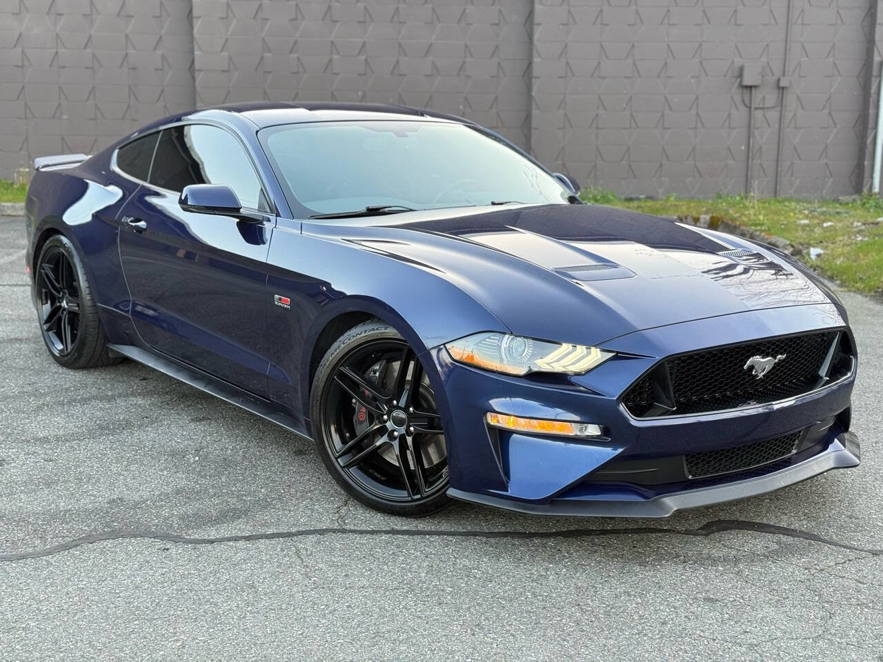 Used 2019 Ford Mustang GT Premium w/ GT Performance Package RWD image 3