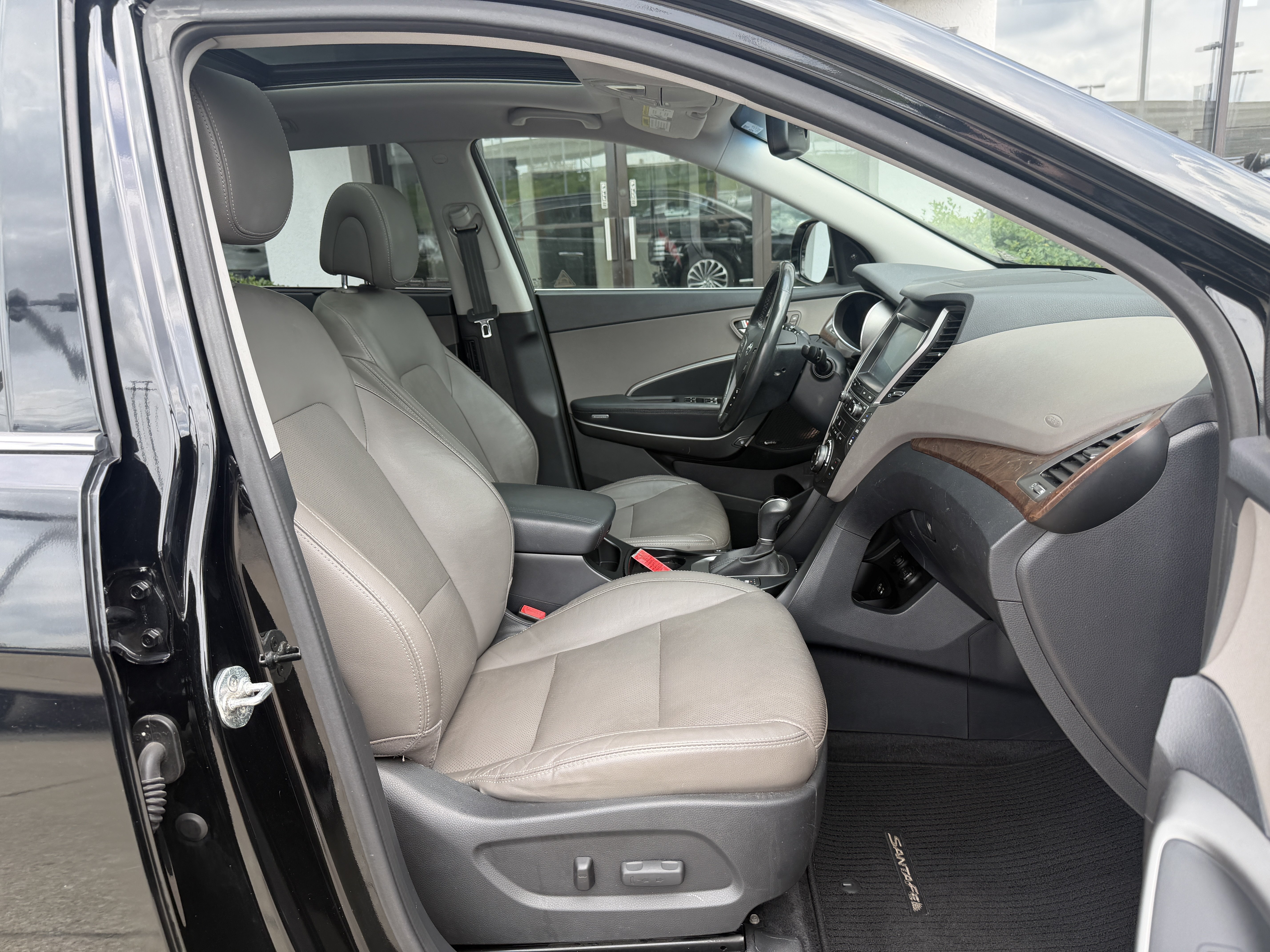 Used 2019 Hyundai Santa Fe XL w/ Cargo Package FWD image 24