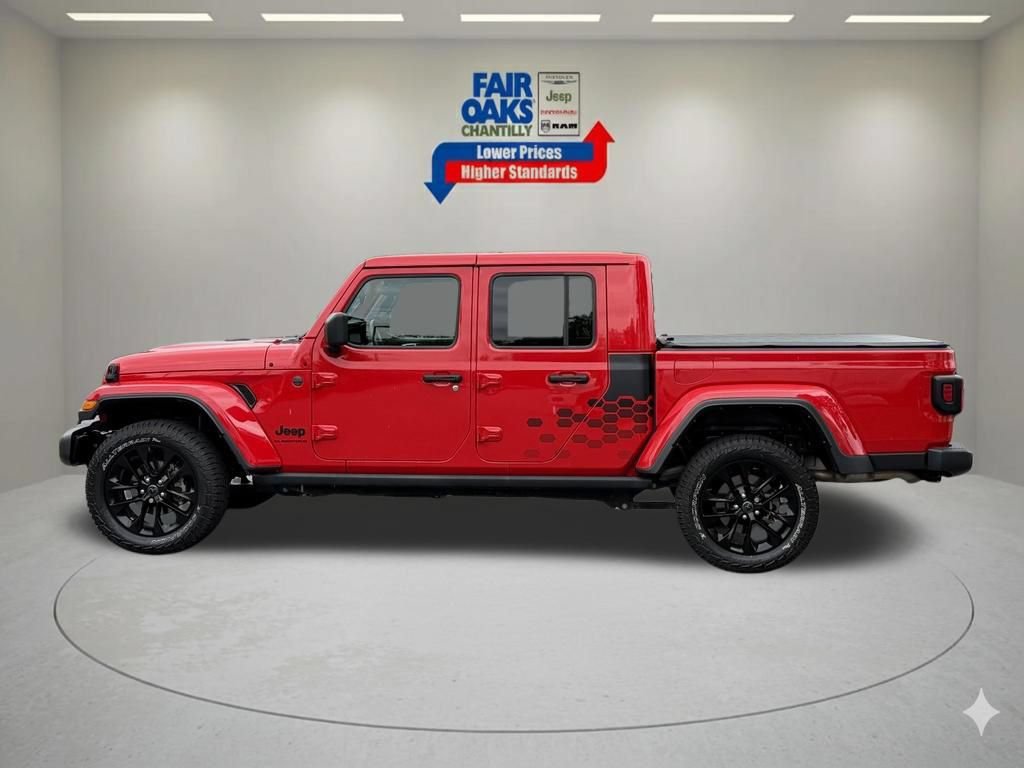 Used 2024 Jeep Gladiator Sport AWD/4WD image 12