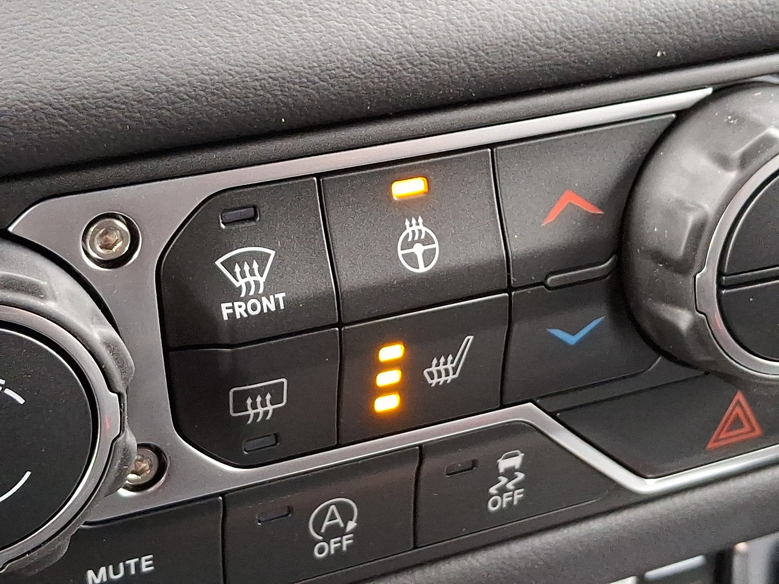 New 2027 Jeep Wrangler Unlimited Sahara AWD/4WD image 15