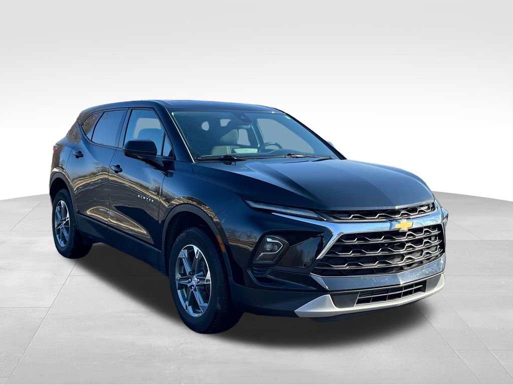 Used 2024 Chevrolet Blazer LT image 1