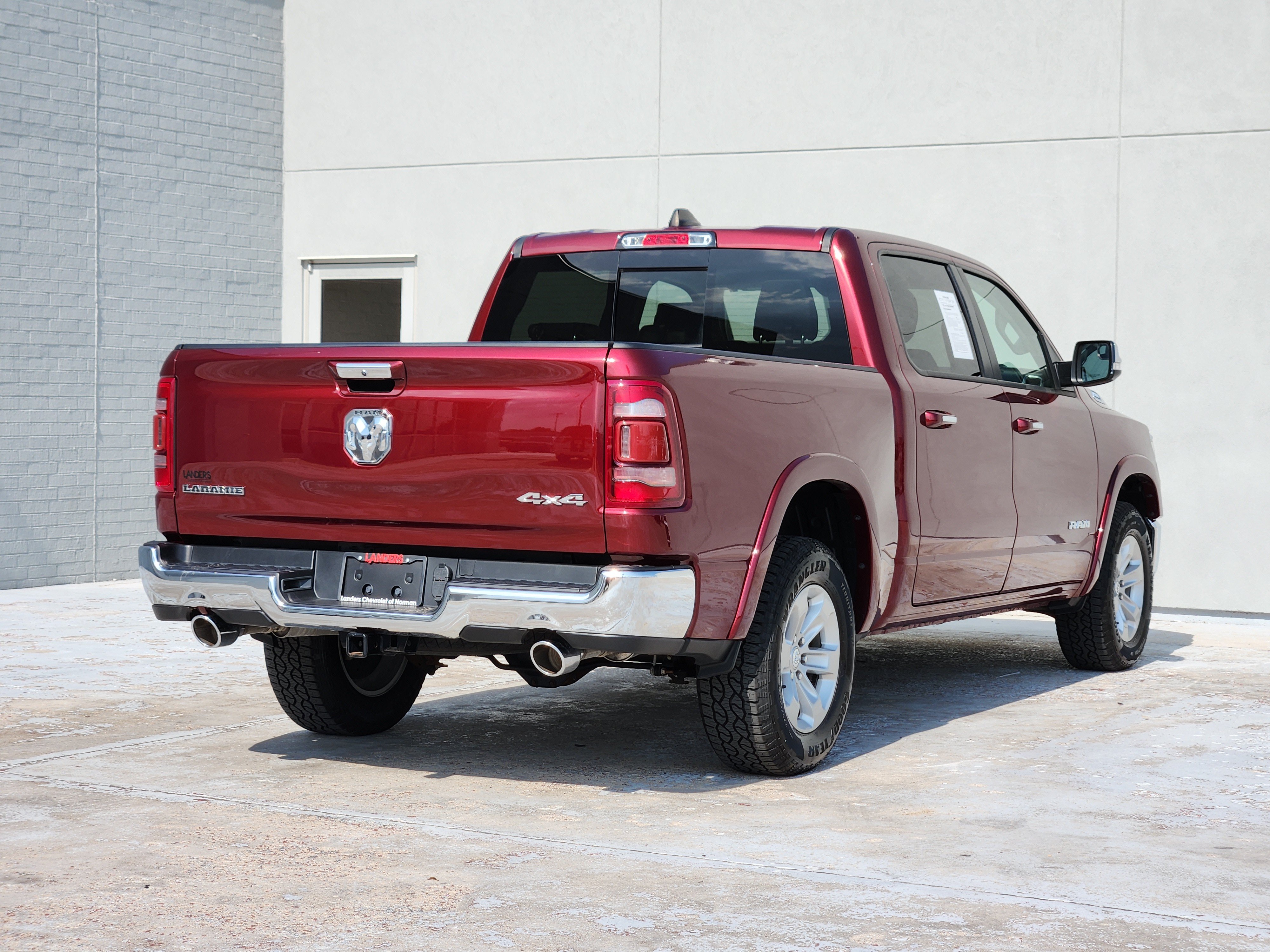 Used 2022 RAM 1500 Laramie AWD/4WD image 8