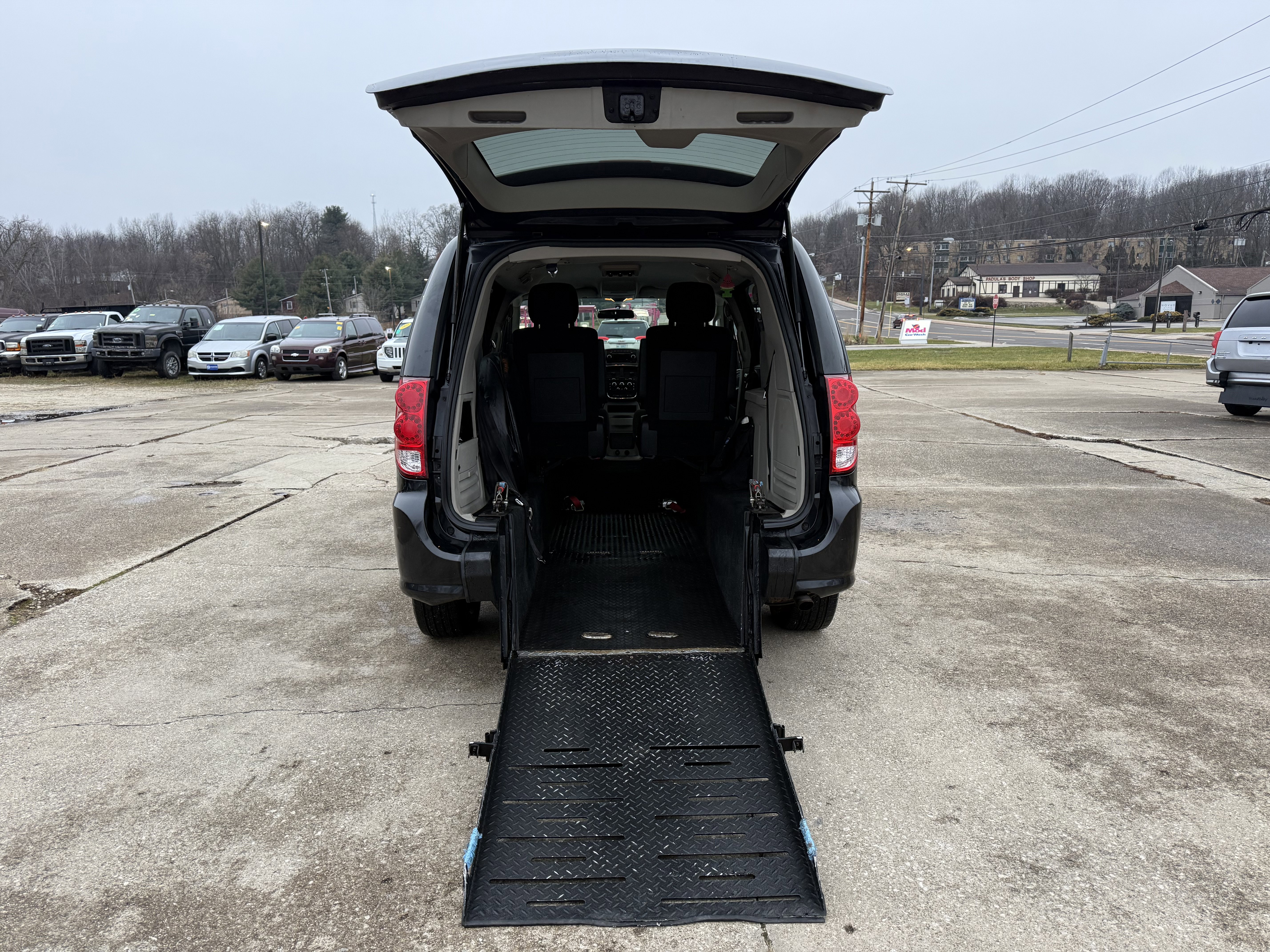 Used 2014 Dodge Grand Caravan SE w/ Quick Order Package 29E SE image 1