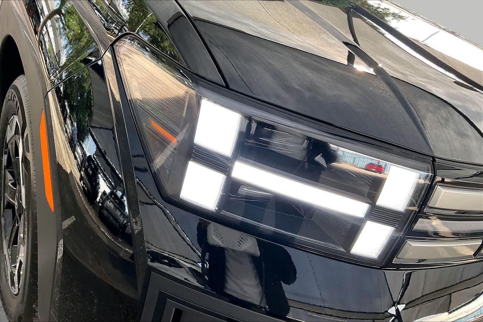 Certified 2025 Hyundai Santa Fe SE FWD image 27