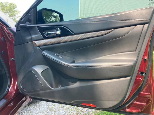 Used 2017 Nissan Maxima Platinum FWD image 35