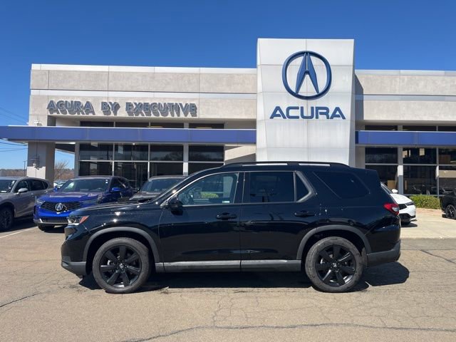 Used 2025 Honda Pilot Black Edition image 2