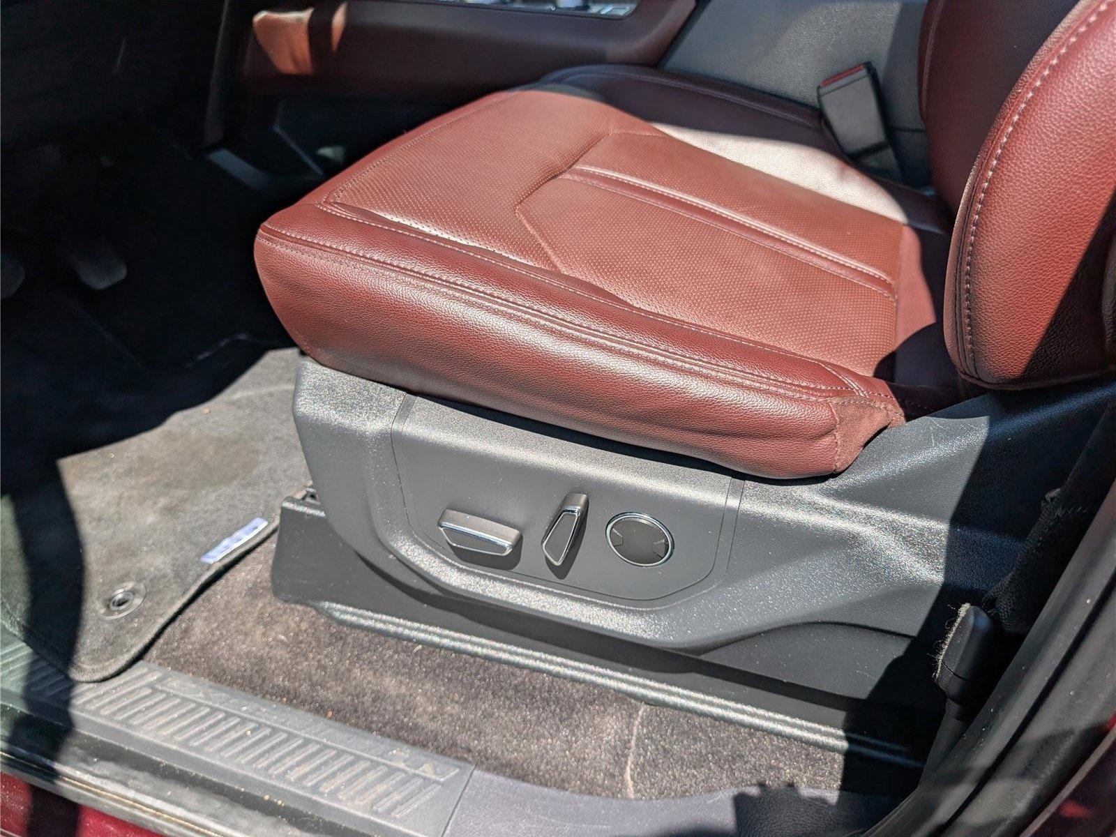 Used 2023 Ford Expedition Limited AWD/4WD image 23