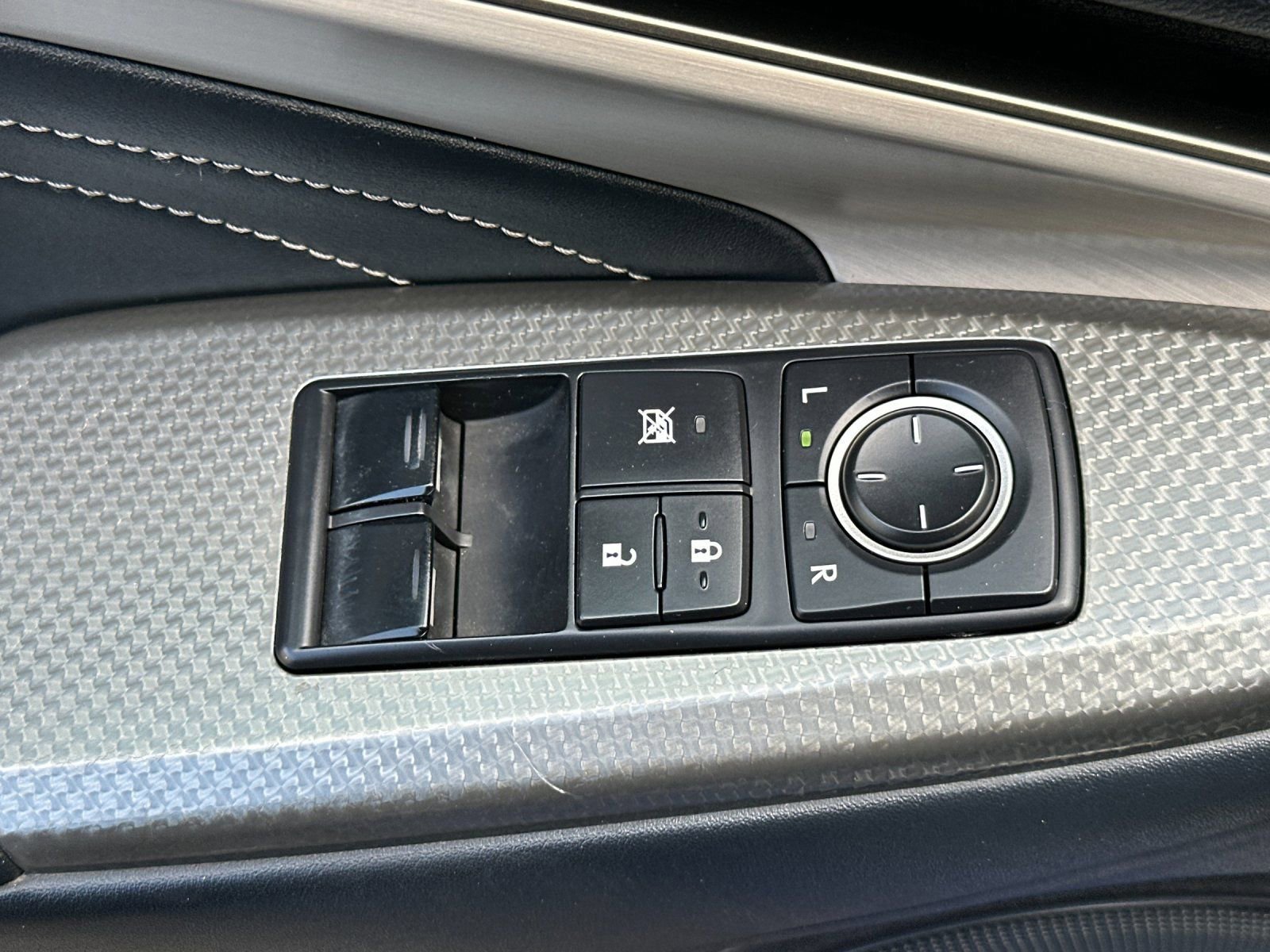 Used 2016 Lexus RC 200t image 12