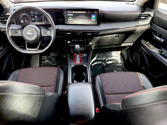 Certified 2025 Nissan Kicks SR FWD image 14