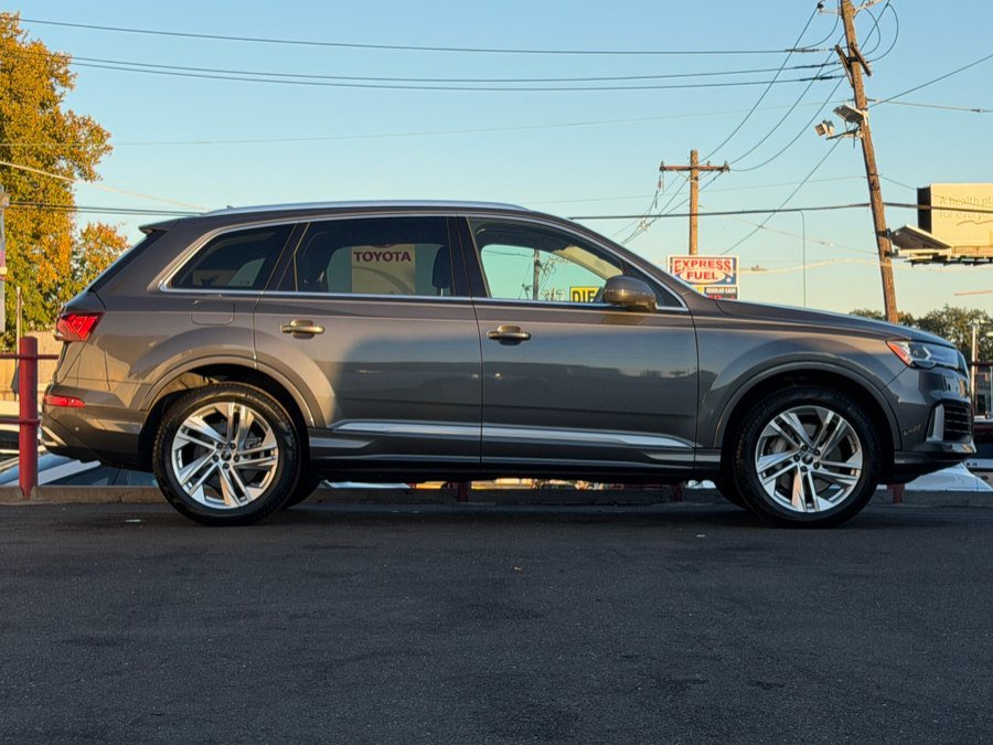 Used 2022 Audi Q7 3.0T Premium Plus w/ Premium Plus Package AWD/4WD image 4