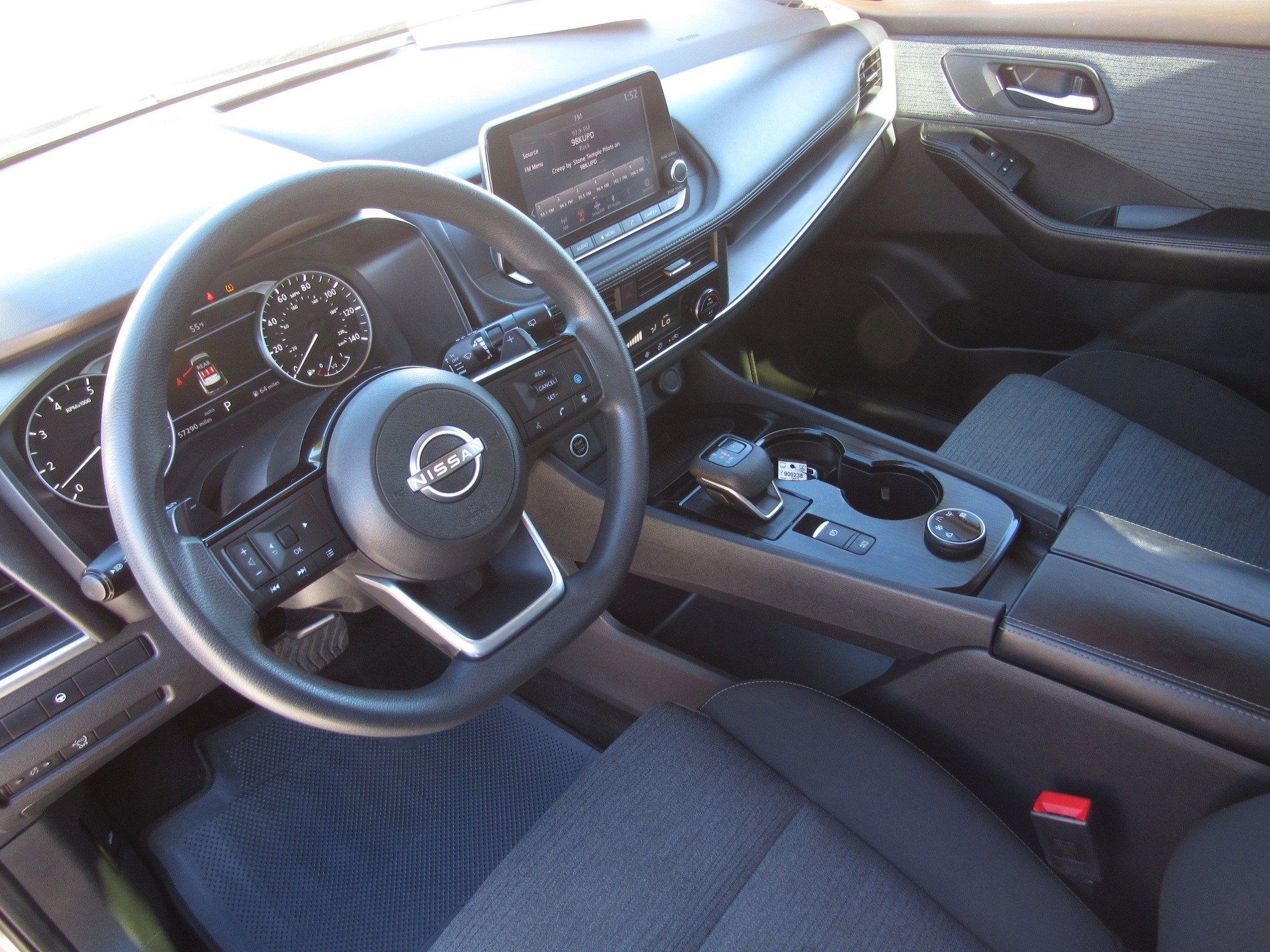 Used 2023 Nissan Rogue SV image 15