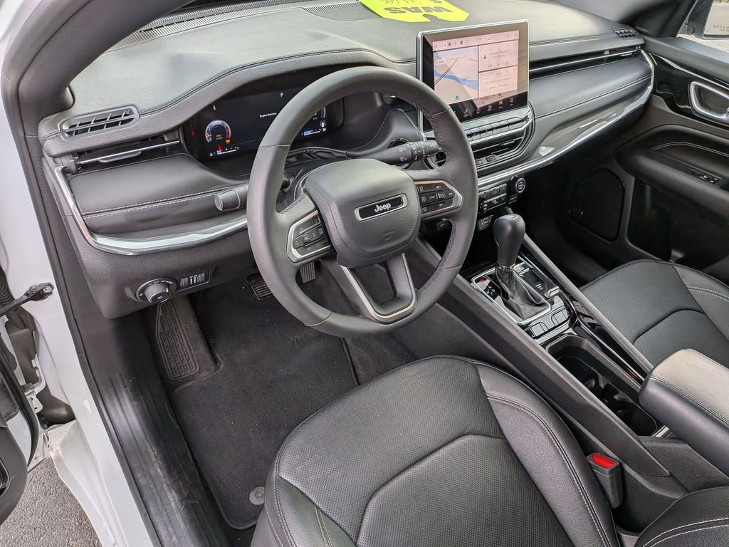 Used 2024 Jeep Compass Limited w/ High Altitude Package image 13