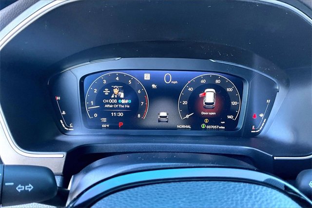 Used 2025 Honda Pilot Black Edition image 17