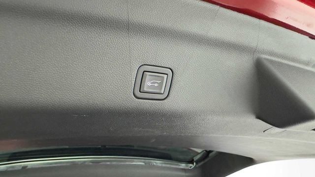 Used 2024 Chevrolet Suburban RST w/ Luxury Package RWD image 39