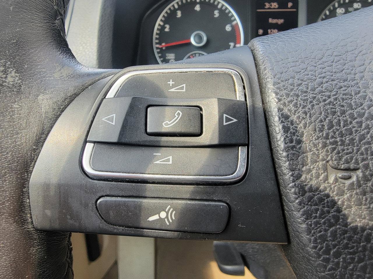 Used 2012 Volkswagen Eos Lux FWD image 37