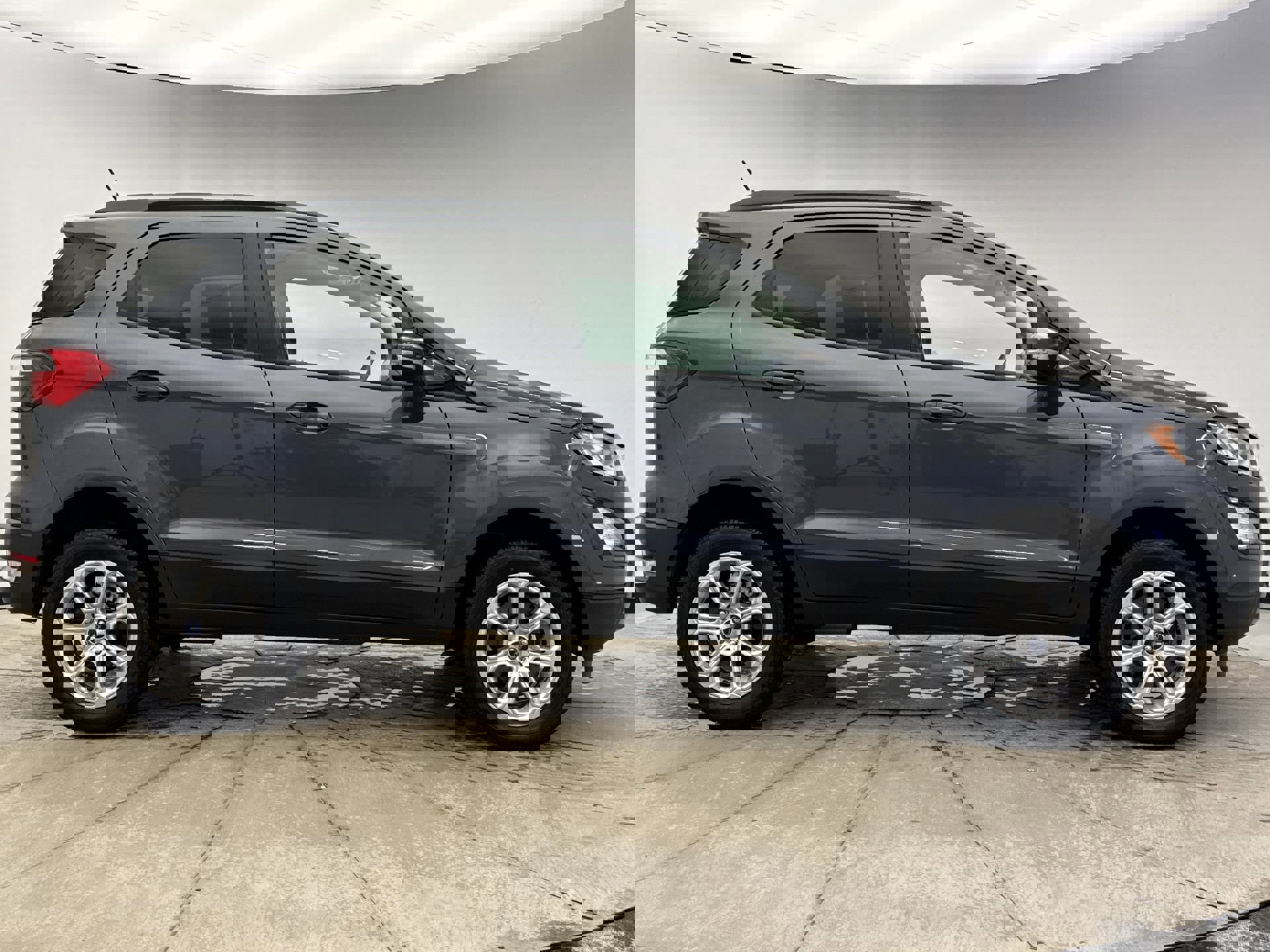 Used 2022 Ford EcoSport SE w/ SE Convenience Package image 6