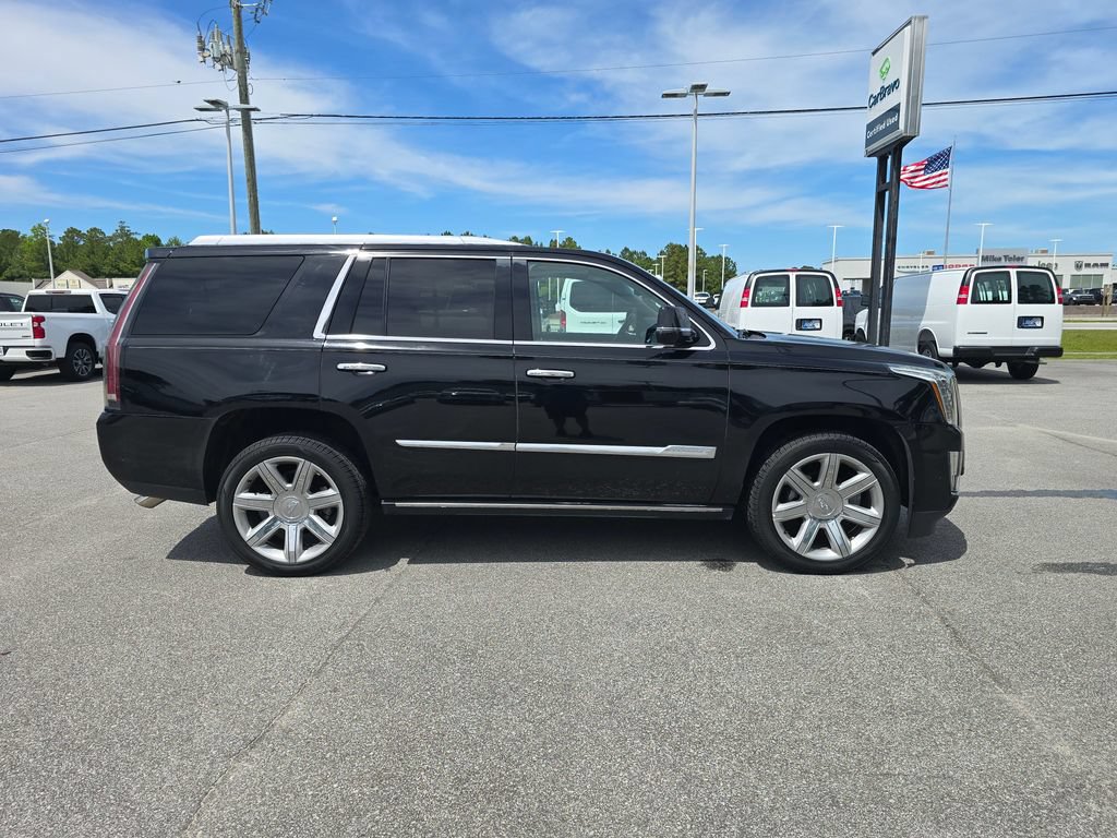 Used 2017 Cadillac Escalade Premium Luxury AWD/4WD image 6