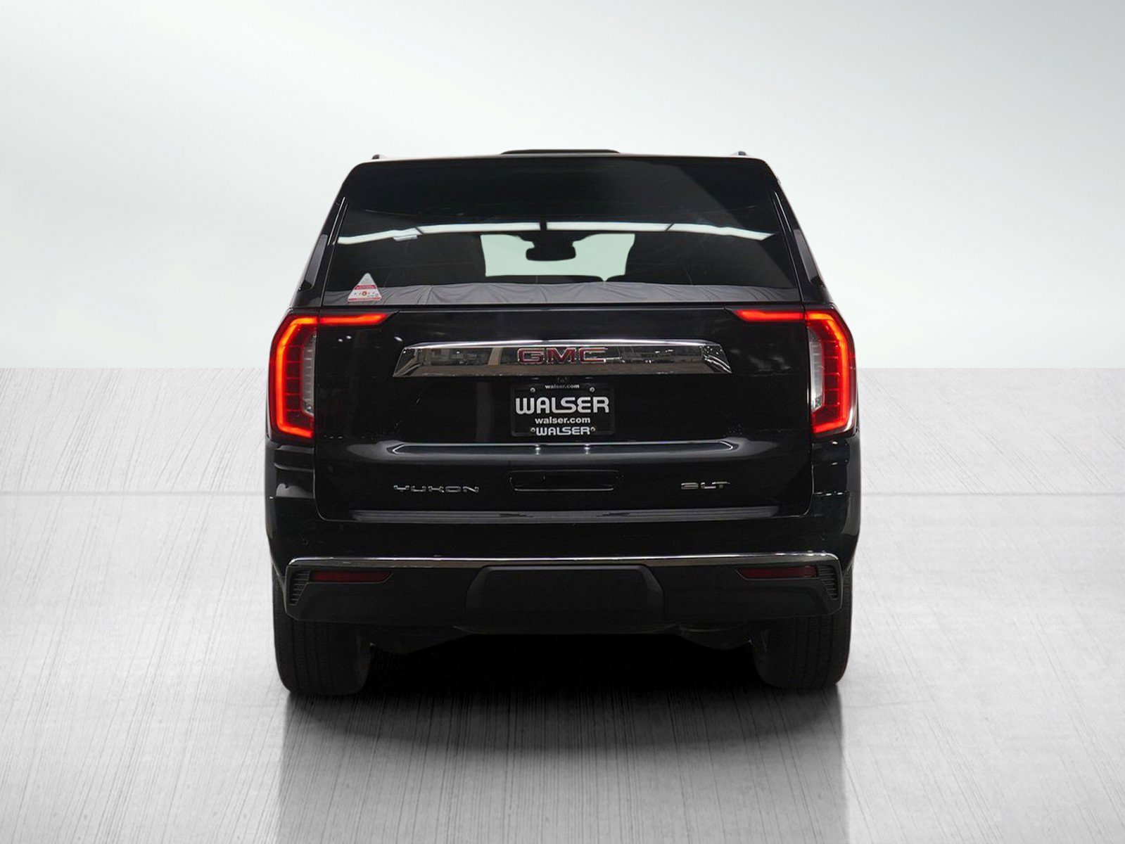 Used 2023 GMC Yukon XL SLT image 4