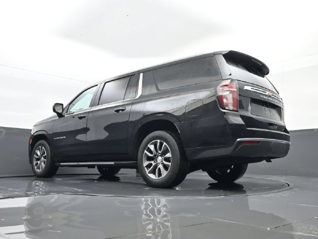 Used 2023 Chevrolet Suburban LT AWD/4WD image 25