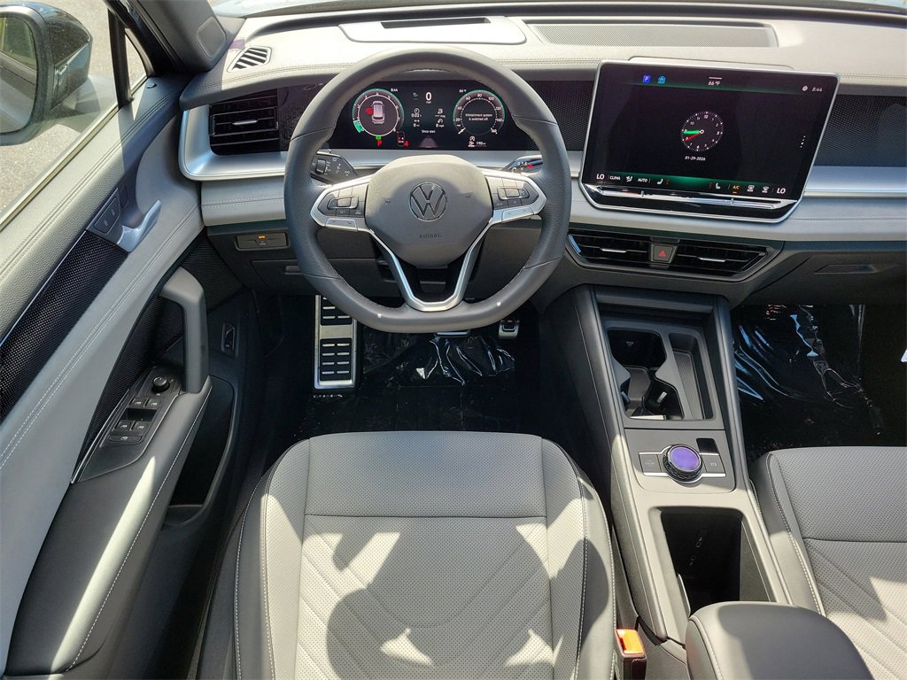 New 2026 Volkswagen Tiguan SE R-Line image 11